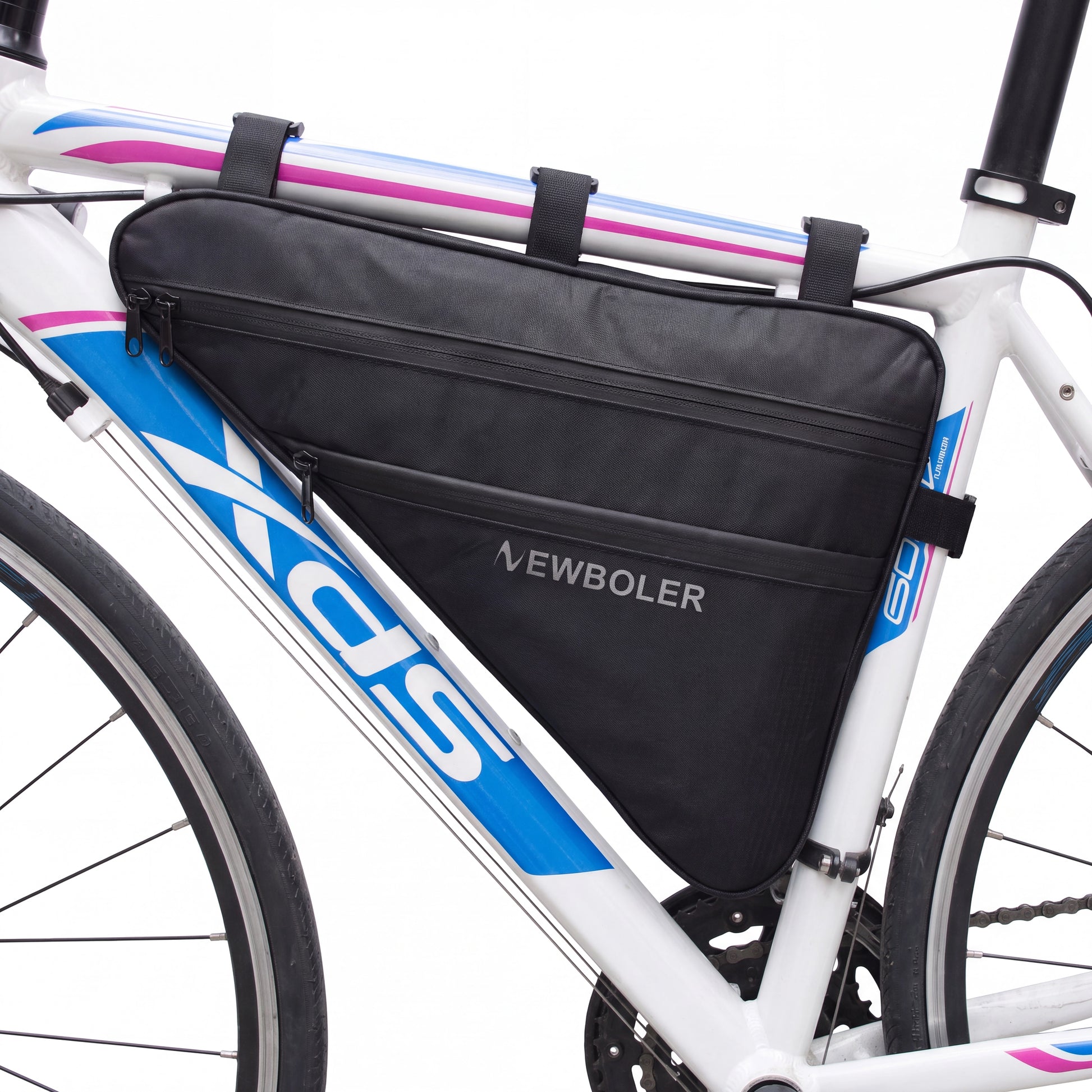 Sacoche de cadre grand volume NEWBOLER fixée dans le triangle du cadre d'un vélo