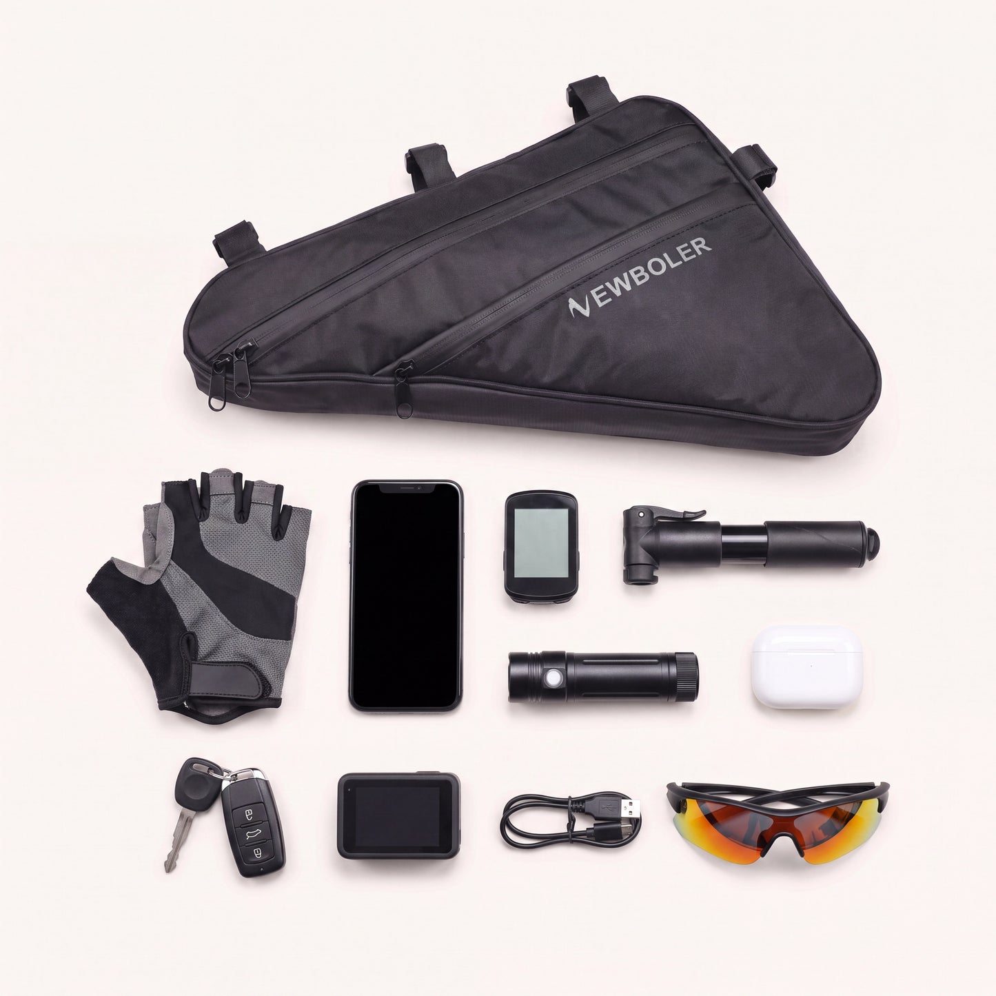 Sacoche de cadre vélo grand volume NEWBOLER et les accessoires qu'elle range