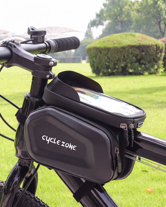 Sacoche porte-téléphone montée sur le tube supérieur du vélo, écran visible derrière la fenêtre tactile